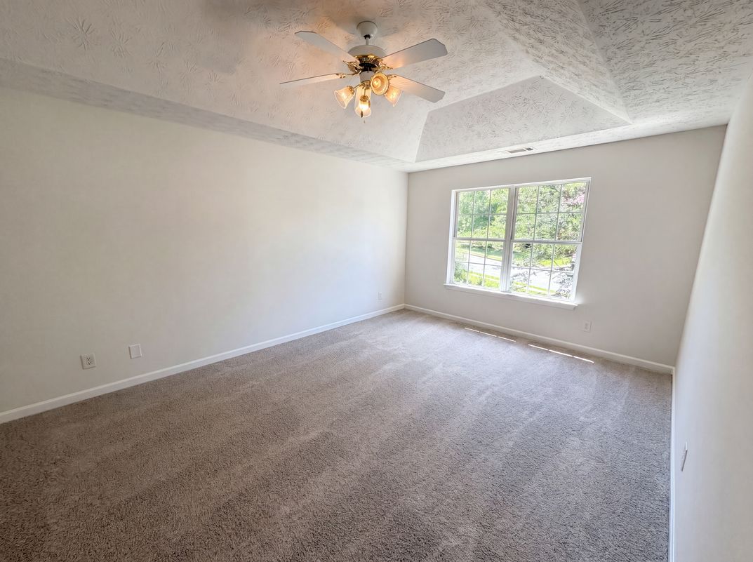 Photo 11 of 25 of 3582 Coveside Ct, Loganville, GA