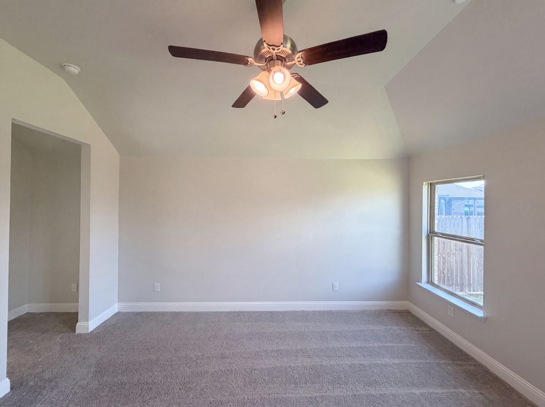 Photo 17 of 20 of 1530 Woodmere Dr, Krum, TX