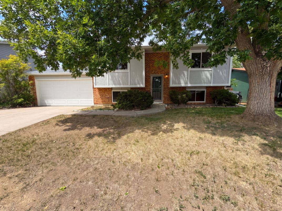 Property photo 1 of 10661 Quail Ct