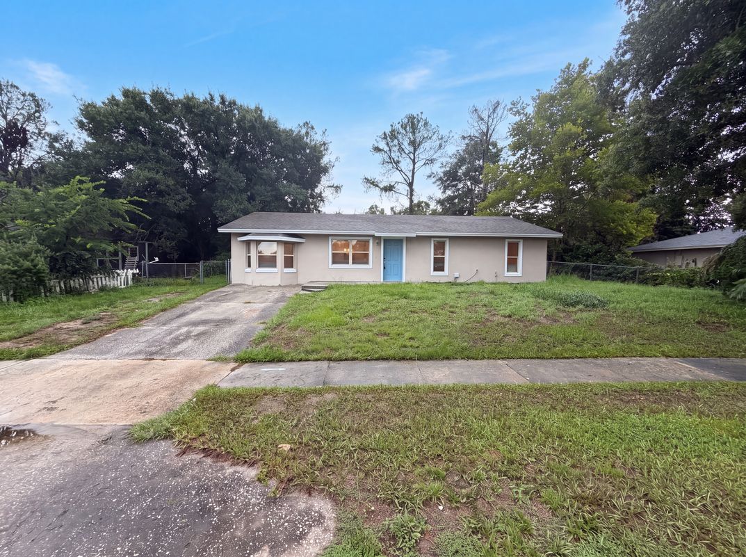 Property photo 1 of 3444 Valeview Dr