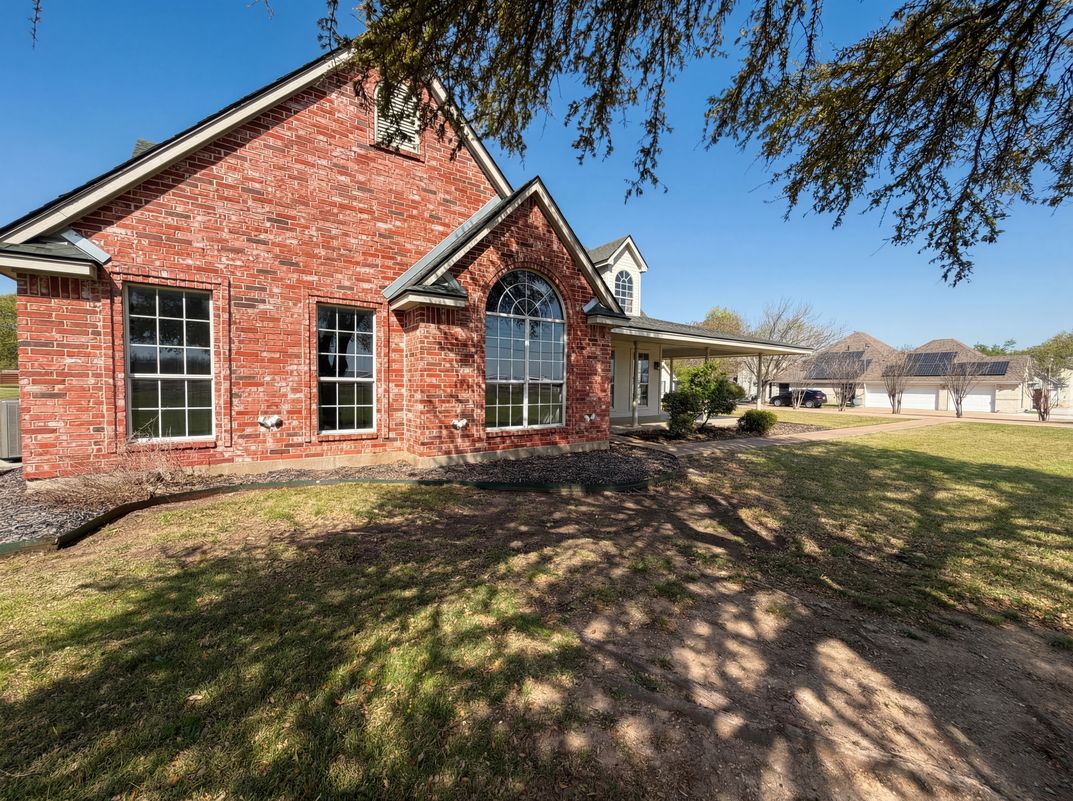 Photo 6 of 22 of 4014 Ovilla Rd, Waxahachie, TX