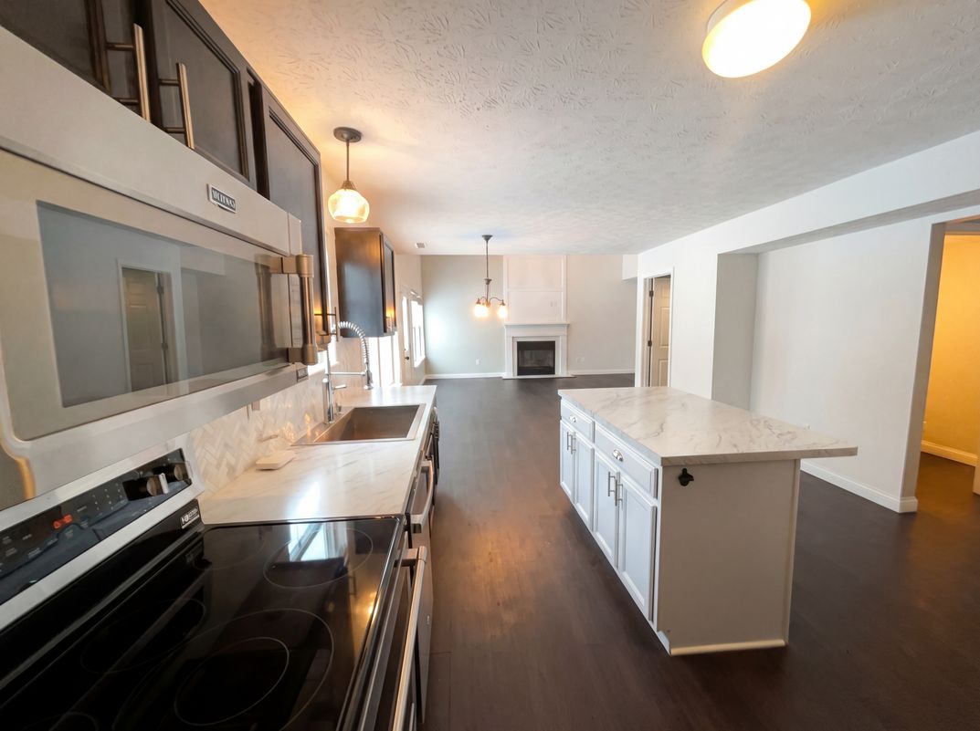 Photo 8 of 21 of 5259 Baysdon Cir, Indianapolis, IN