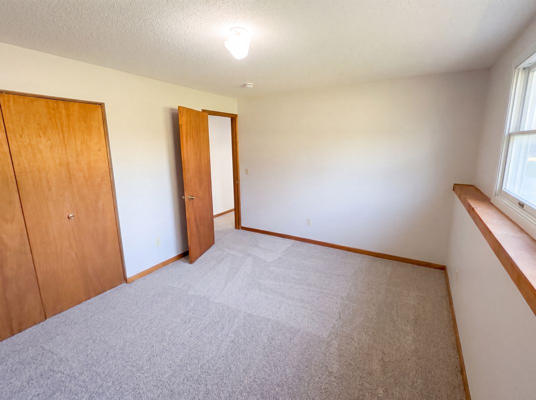Photo 13 of 26 of 1720 24th Ave SE, Rochester, MN