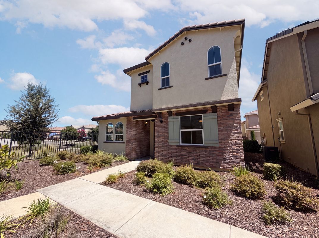 Photo 23 of 30 of 10801 Portico Cir, Rancho Cordova, CA