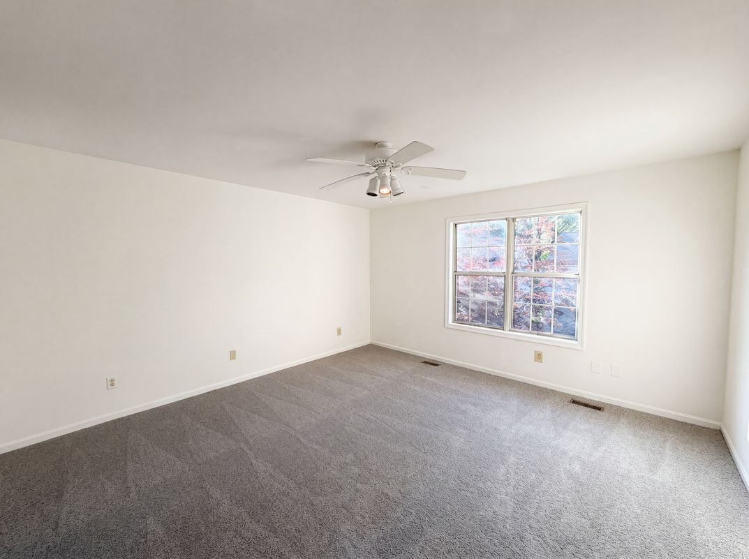 Photo 4 of 27 of 8509 Ivoryton Way, Montgomery Village, MD