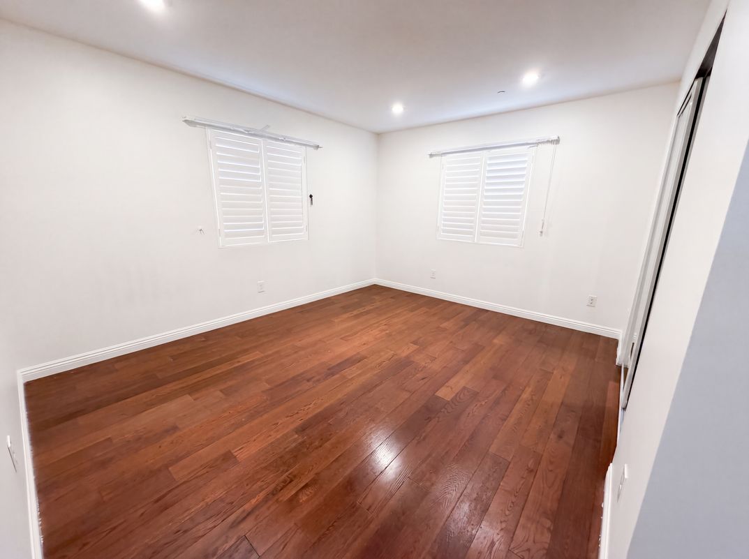 Photo 17 of 22 of 1138 S St Andrews Pl, Los Angeles, CA