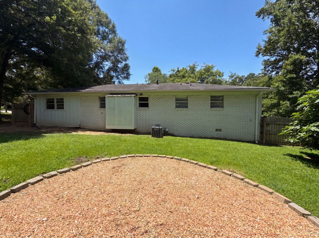 Photo 5 of 18 of 6503 Jackie Ln, Austell, GA