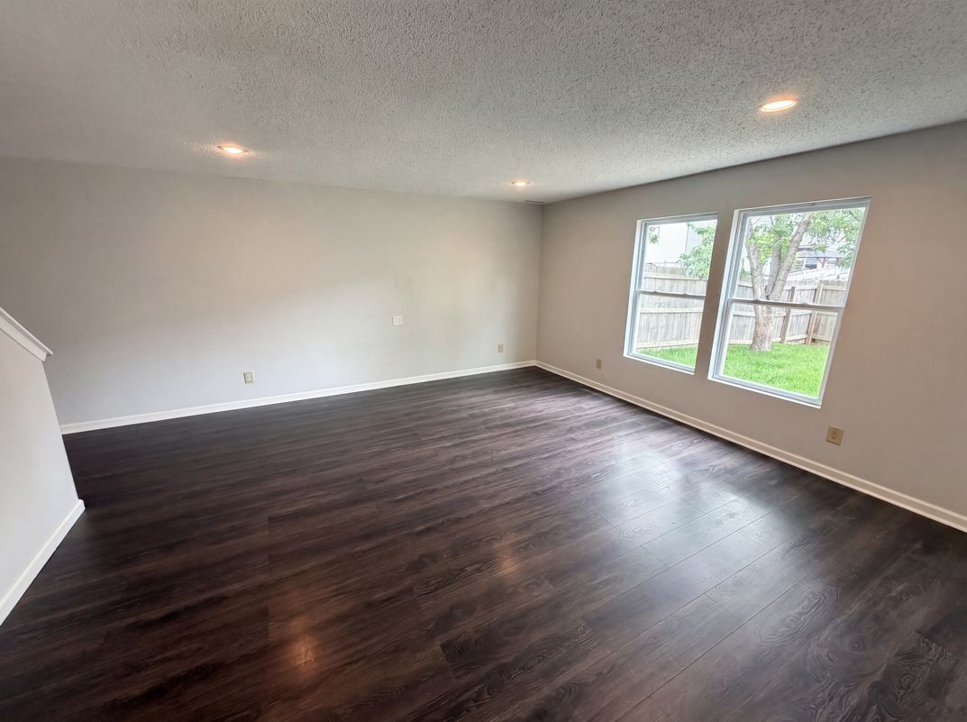Photo 7 of 23 of 8134 S Firefly Dr, Pendleton, IN