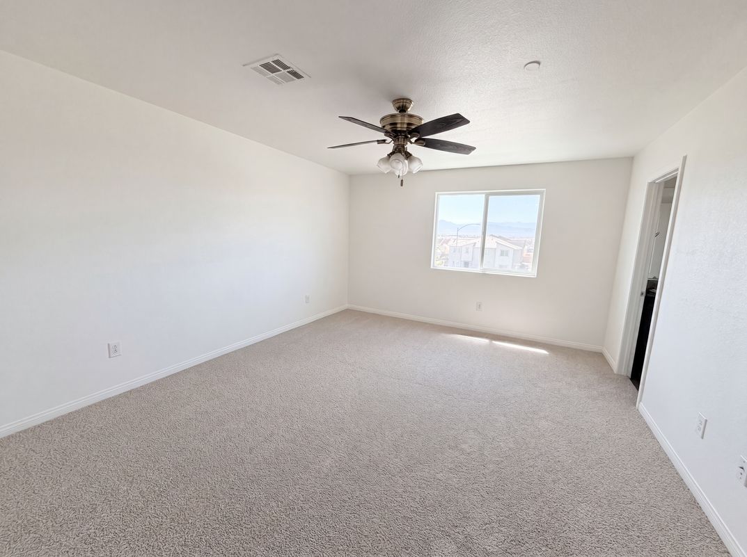 Photo 4 of 41 of 6875 Crimson Shadow St, North Las Vegas, NV
