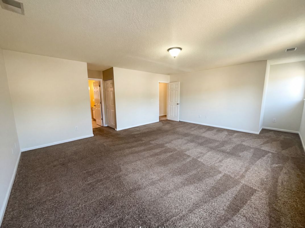 Photo 4 of 19 of 318 Aberdeen Cir, Summerville, SC