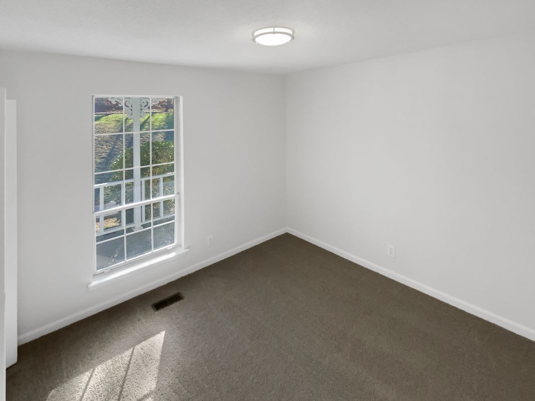 Photo 15 of 23 of 7511 Irongate Dr, Hixson, TN
