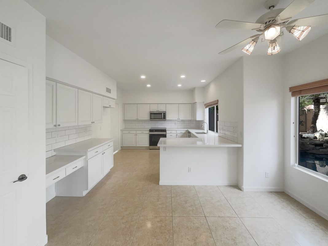 Property photo 2 of 1616 E Glenhaven Dr