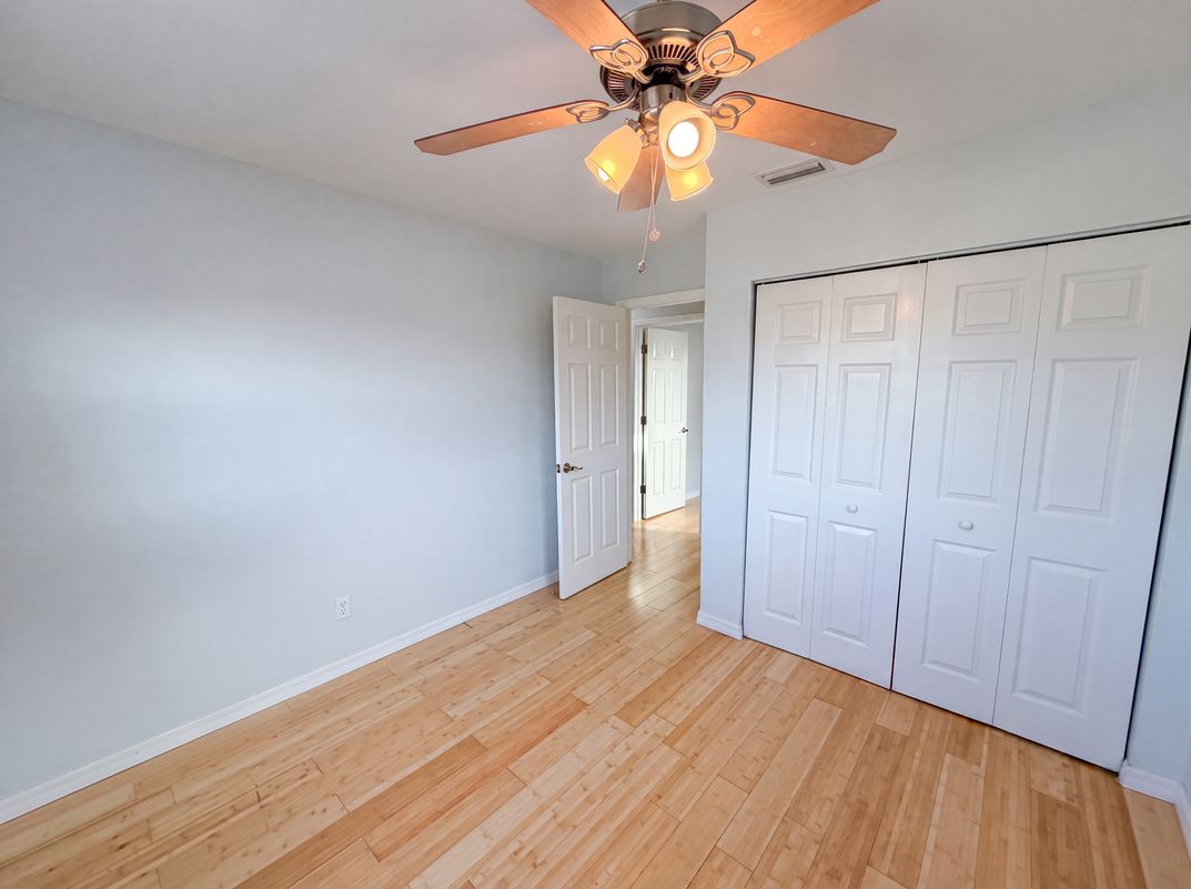 Photo 12 of 27 of 8283 86th Ave, Seminole, FL