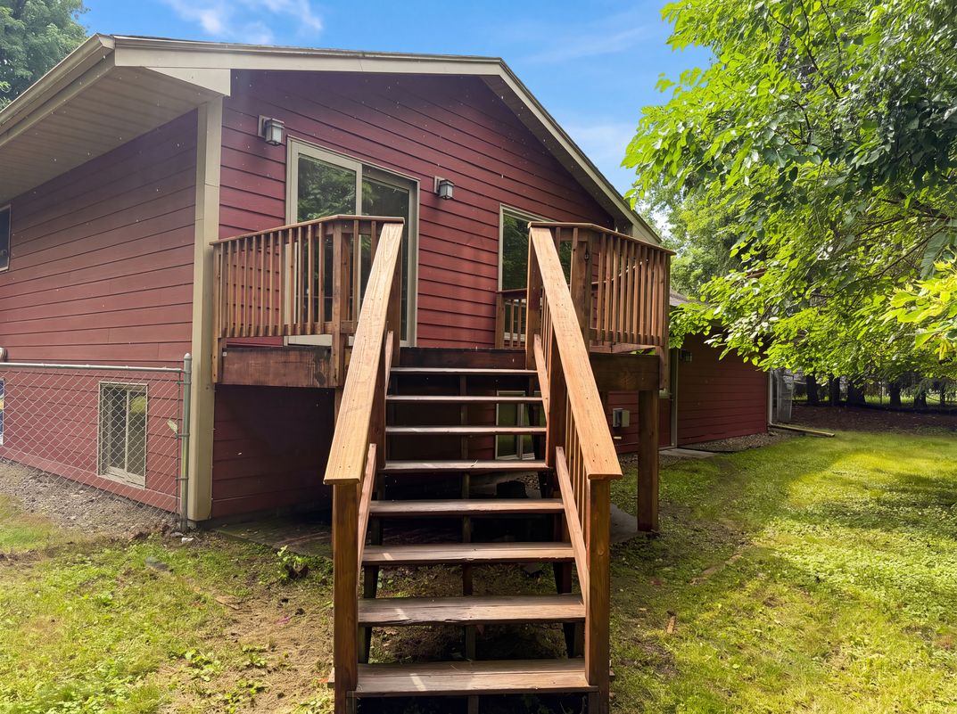 Photo 5 of 27 of 5243 Latta St, Saint Paul, MN