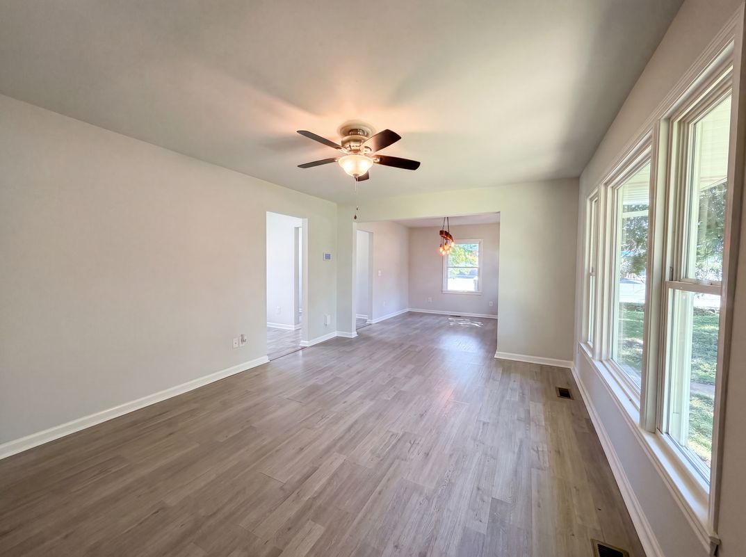 Photo 7 of 19 of 1036 E Commerce St, Lewisburg, TN