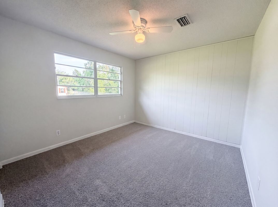 Photo 10 of 17 of 279 Bonnlyn Dr, Orange Park, FL