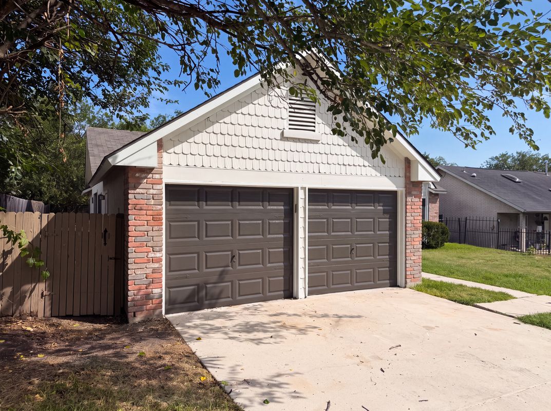 Photo 14 of 16 of 6806 Raintree Frst, San Antonio, TX