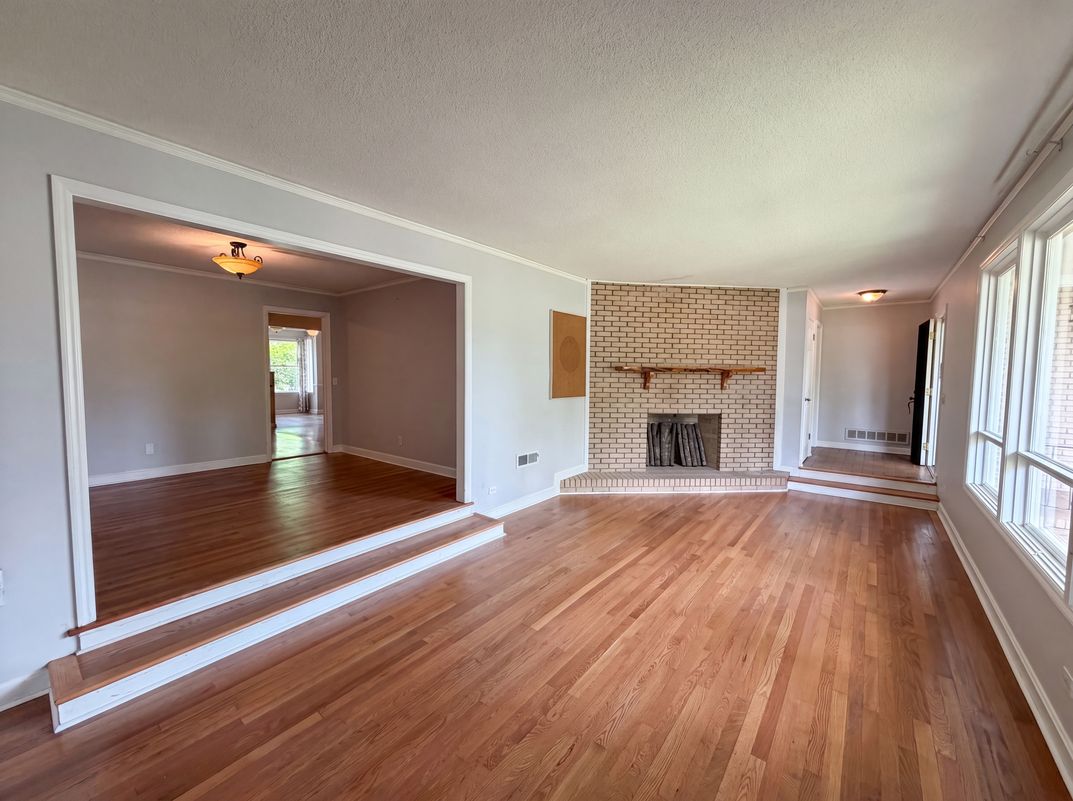 Photo 3 of 23 of 6456 Yorkshire Dr, Columbia, SC