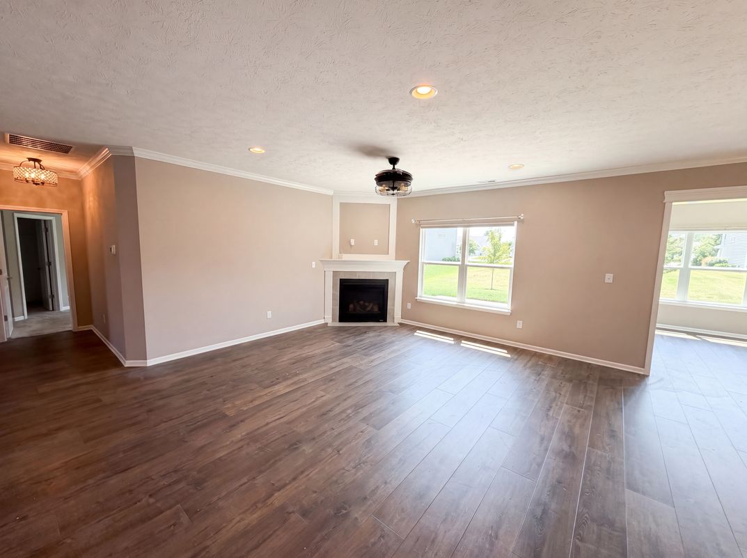 Photo 7 of 23 of 12325 Wright Ct, Noblesville, IN