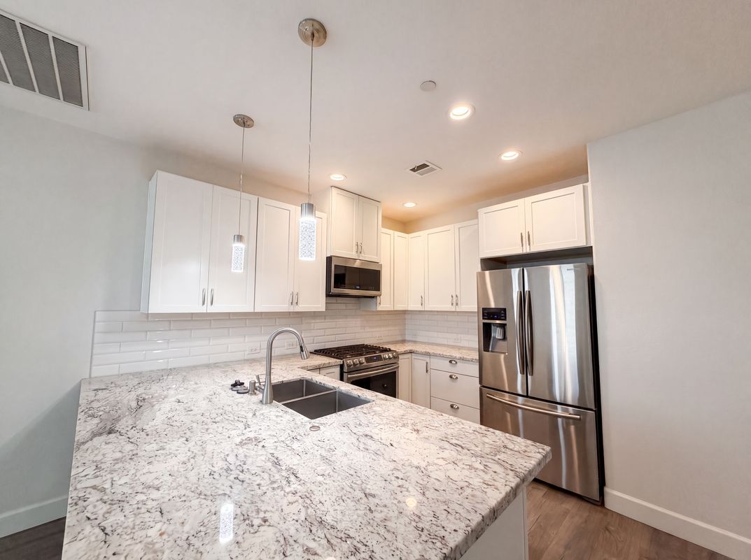 Photo 6 of 28 of 4920 Ocean Ln, Elk Grove, CA