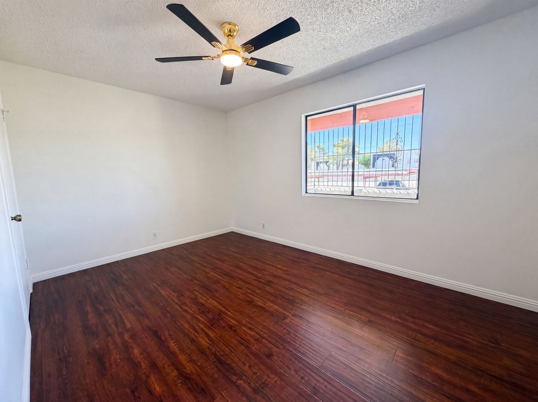 Photo 4 of 23 of 1701 E Katie Ave, Las Vegas, NV