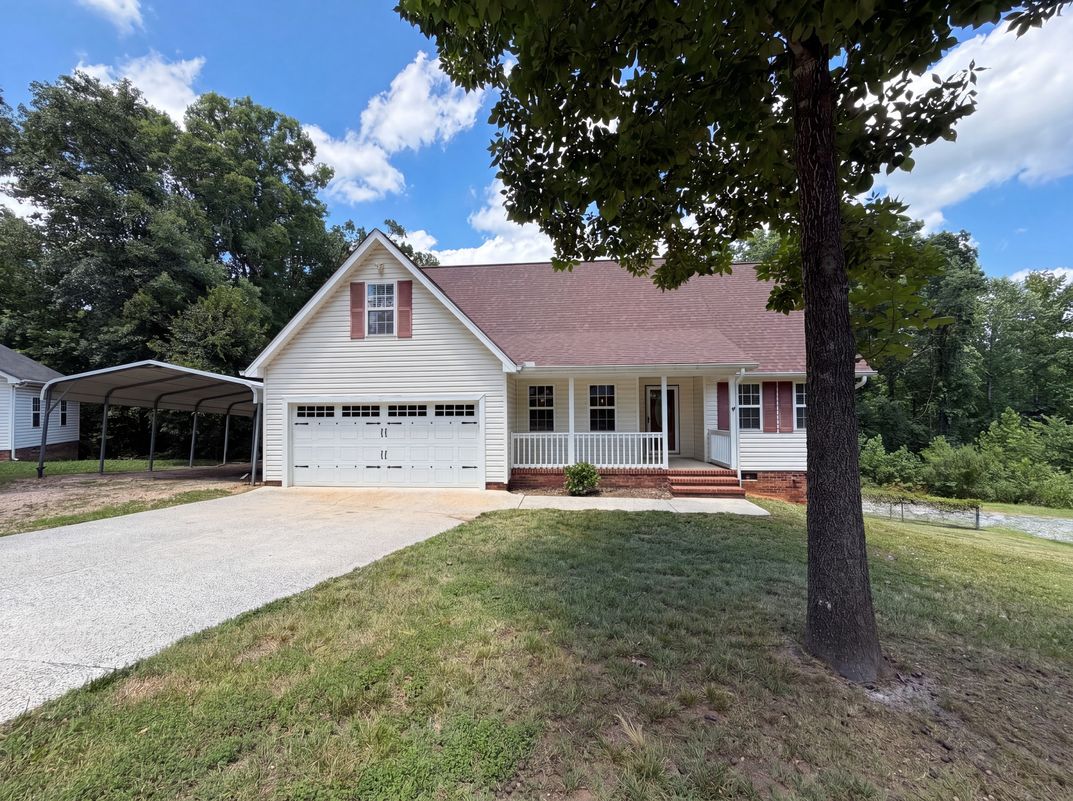 Property photo 1 of 311 Hickory Wood Dr