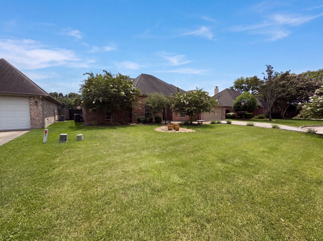 Photo 22 of 24 of 7945 Laurelwood St, Beaumont, TX