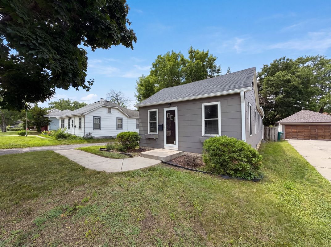 Photo 16 of 18 of 6026 Xerxes Ave S, Edina, MN