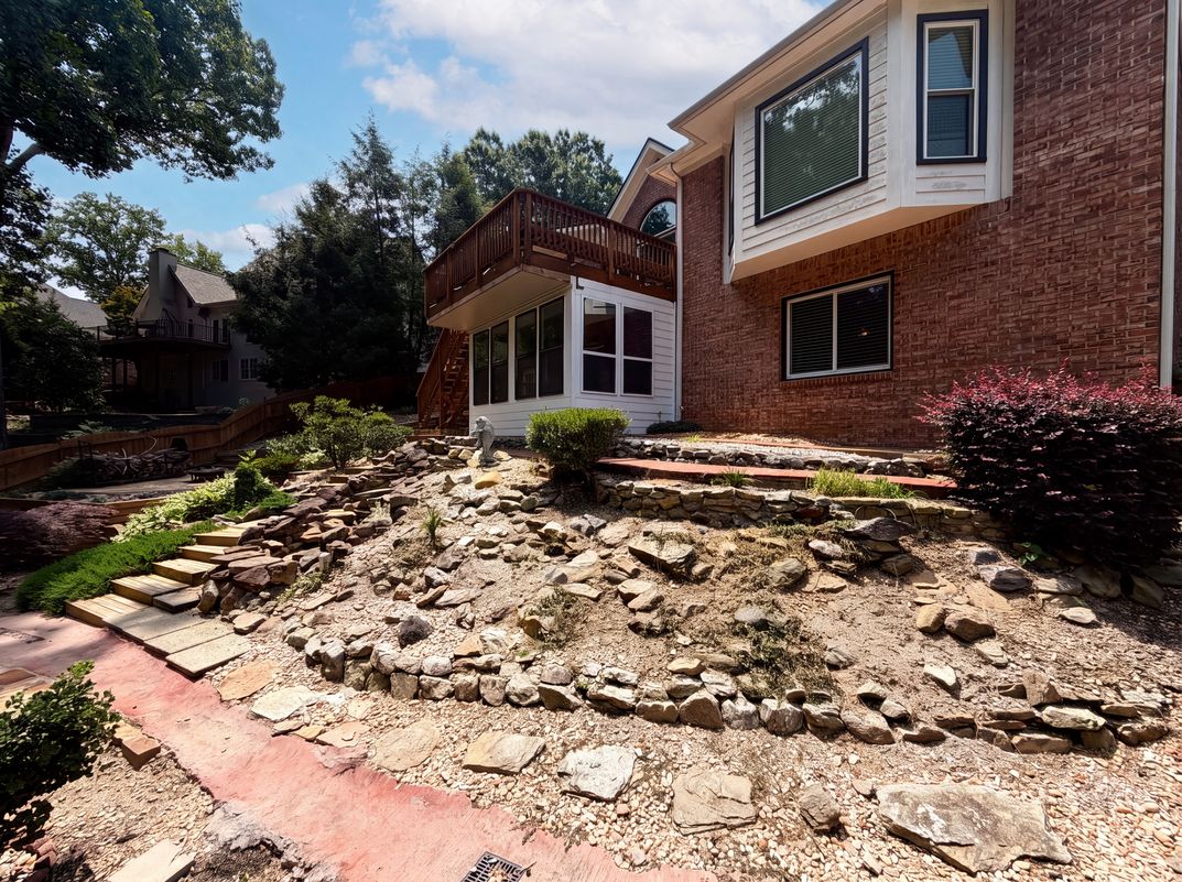 Photo 11 of 39 of 135 N Clublands Ct, Johns Creek, GA