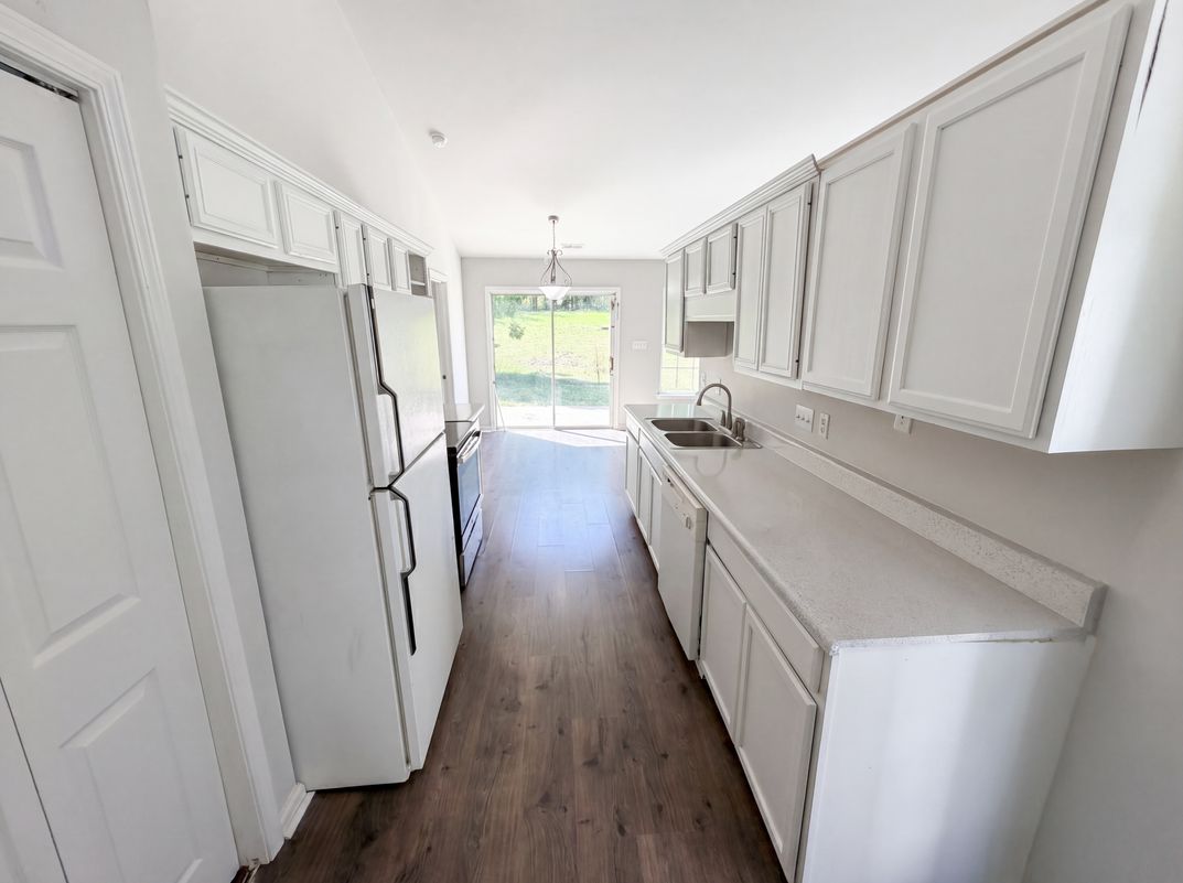 Photo 7 of 23 of 2405 Celosia Dr, Charlotte, NC