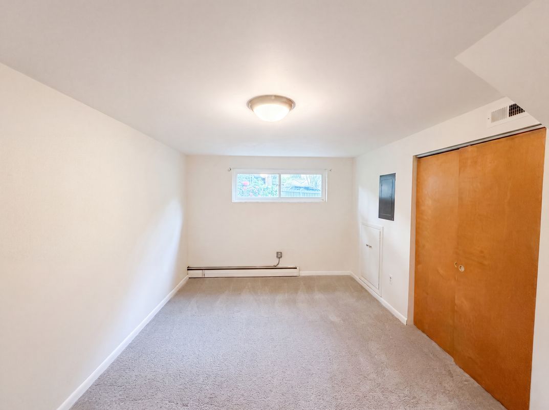 Photo 6 of 17 of 810 Beaver Dam Rd, Raleigh, NC
