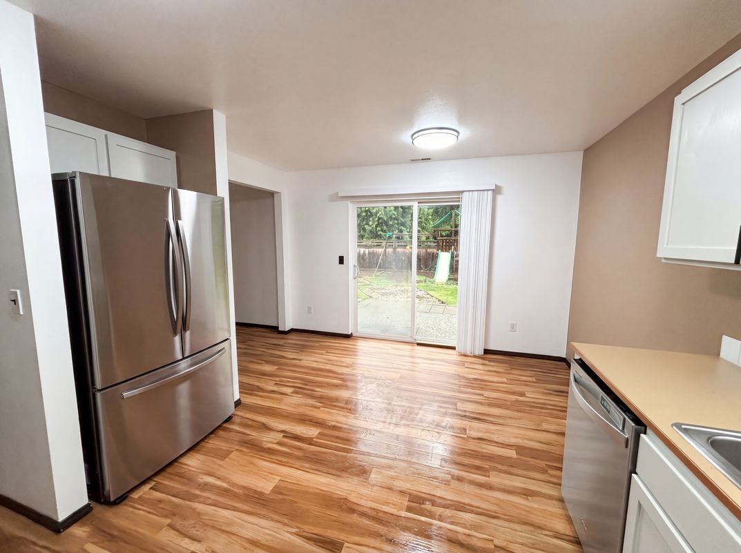 Photo 11 of 37 of 4919 106th St NE, Marysville, WA