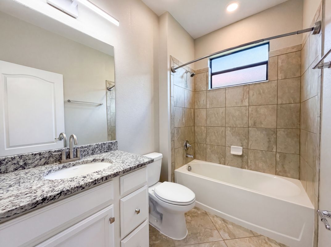 Photo 12 of 46 of 1588 Vizcaya Ln, Naples, FL