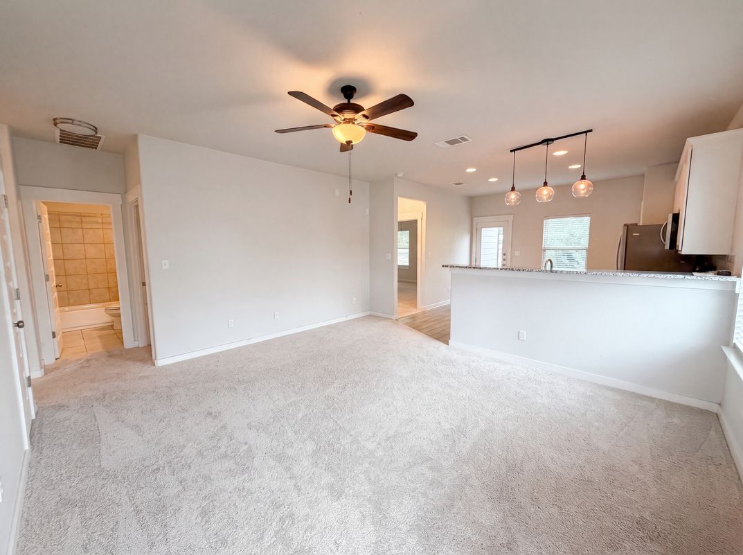 Photo 7 of 17 of 105 Syrah Ct, Leander, TX