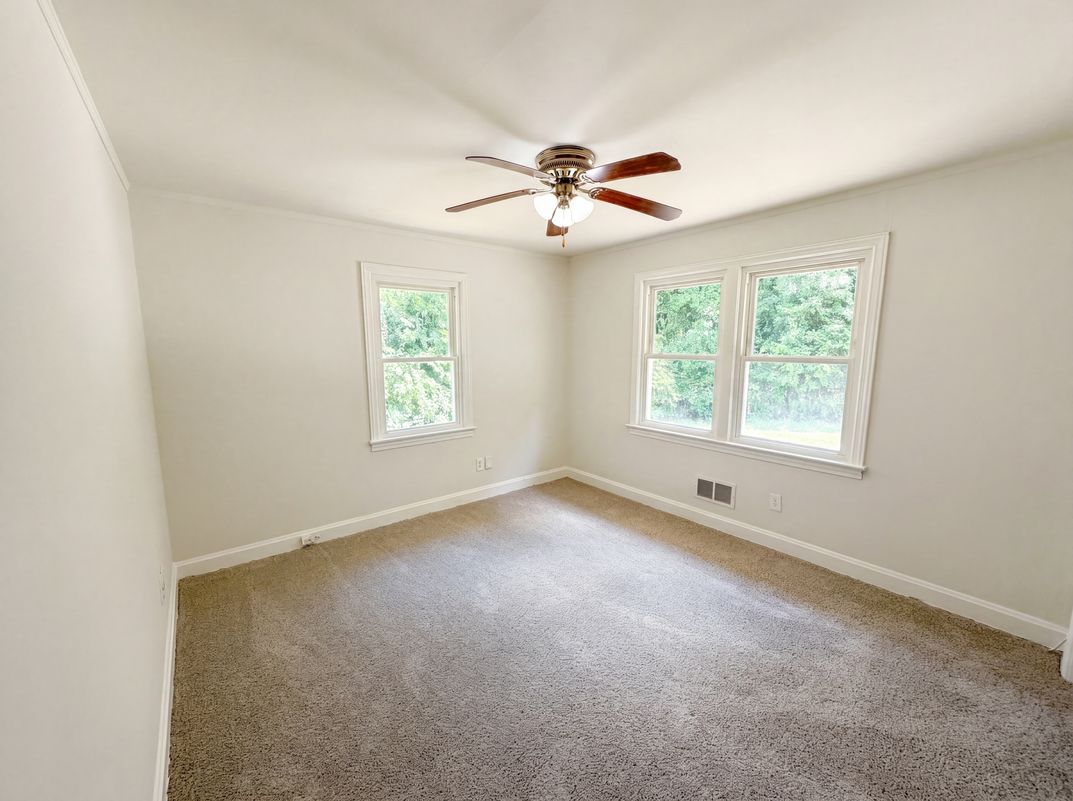 Photo 4 of 16 of 314 Langston Dr, Greenville, SC