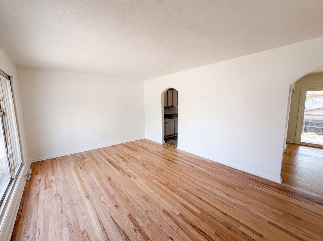 Photo 8 of 23 of 9190 Cypress Dr, Thornton, CO