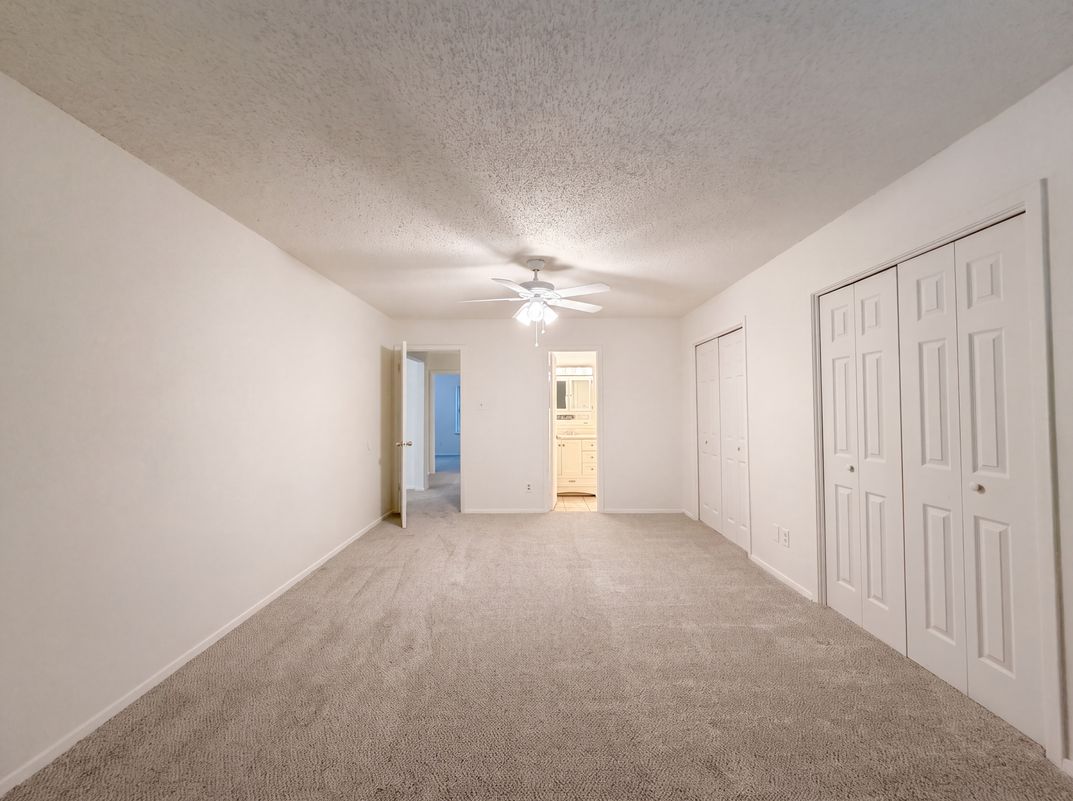Photo 3 of 17 of 1713 Steinburg Ln, Fort Worth, TX