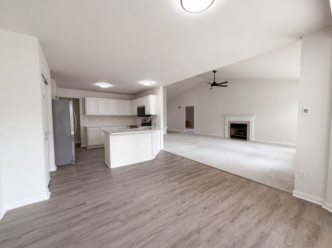 Photo 7 of 26 of 2212 Harborside Dr, DARDENNE PRAIRIE, MO