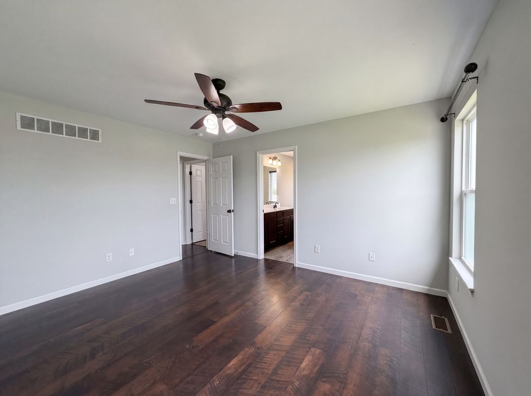 Photo 14 of 28 of 139 Palace Way Dr, Troy, MO