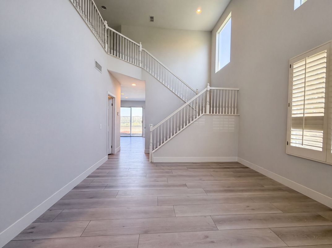 Photo 6 of 25 of 27920 Periwinkle Ln, Valencia, CA