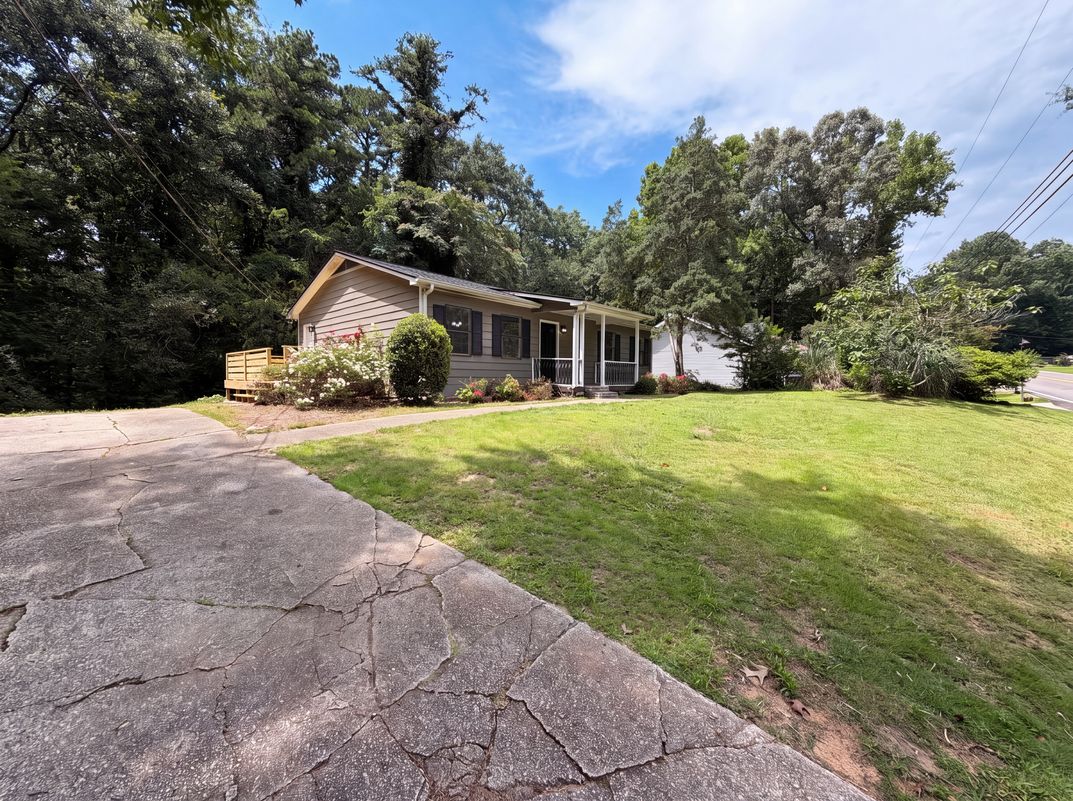 Photo 17 of 21 of 405 Annie Lee Rd, Trussville, AL