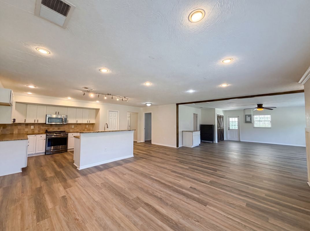 Photo 14 of 34 of 2805 105th St E, Palmetto, FL