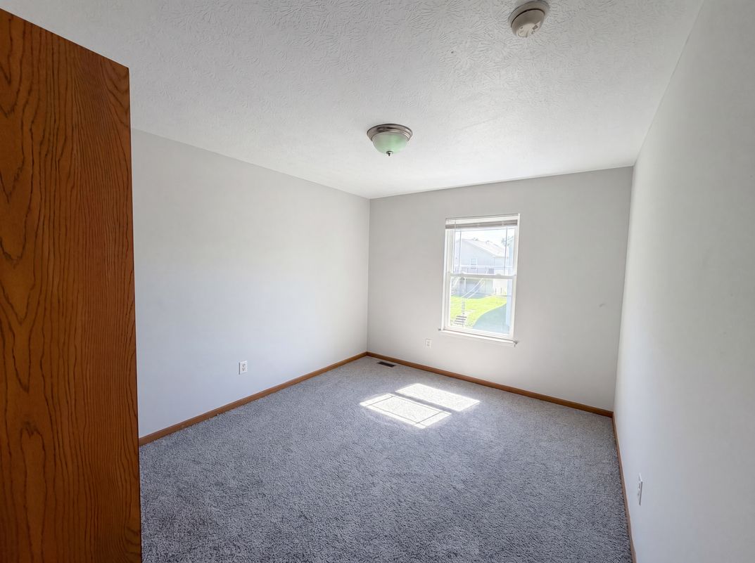 Photo 8 of 19 of 1004 Bellows St, Akron, OH