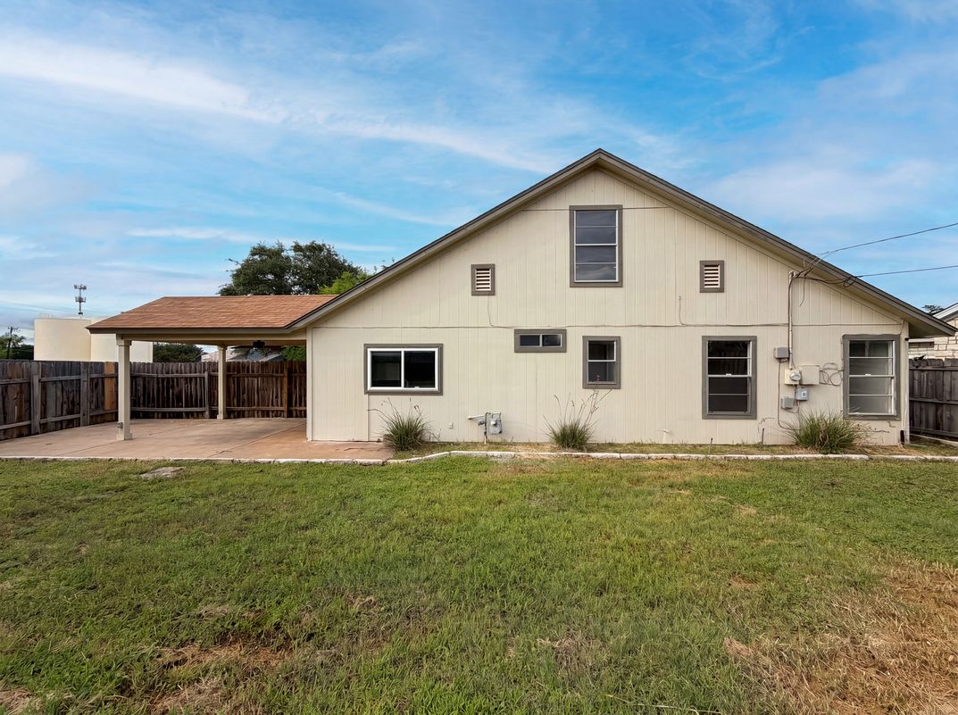 Photo 5 of 18 of 1301 Pitcairn Dr, Pflugerville, TX