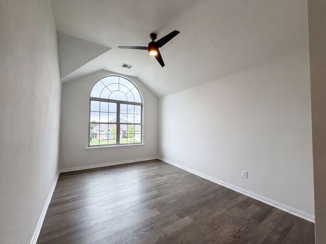 Photo 14 of 17 of 1421 Caruth Ln, Celina, TX