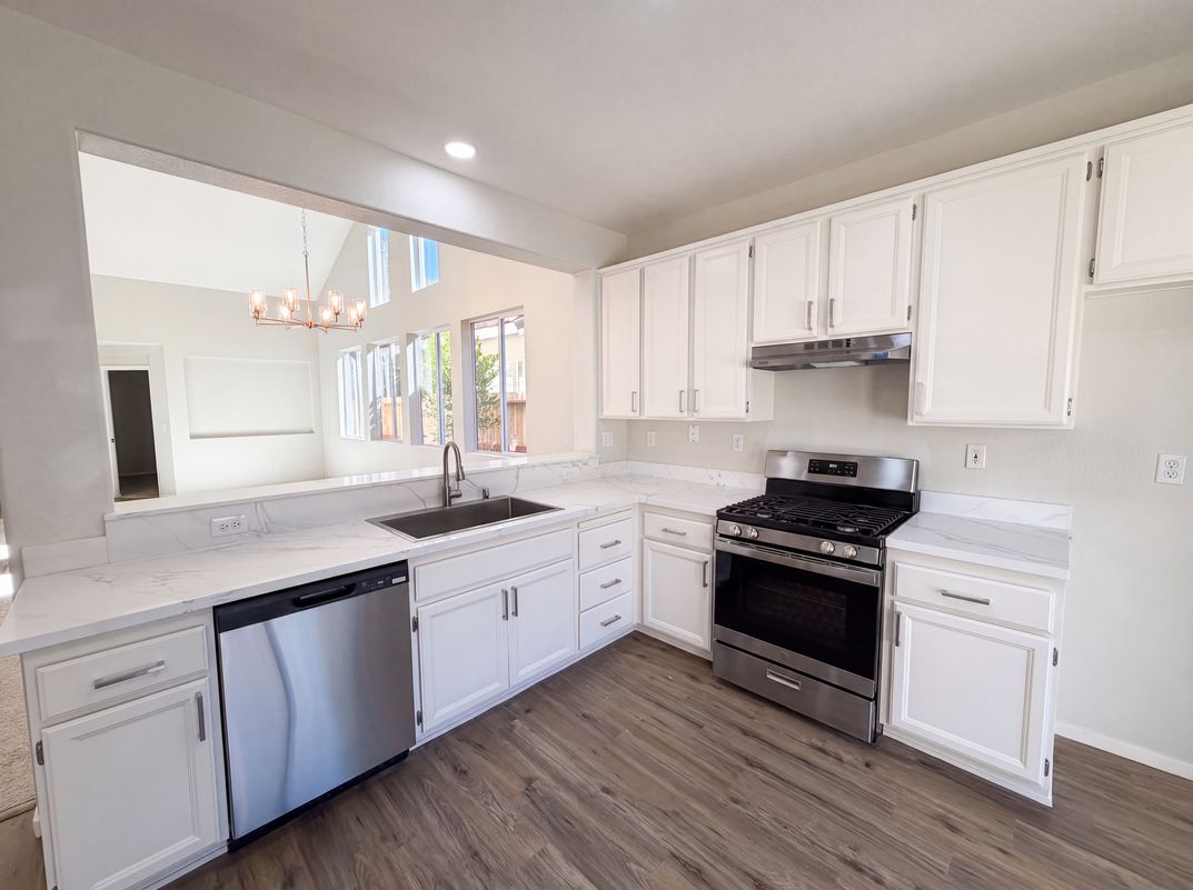 Photo 8 of 45 of 1570 Arcola Ave, Sacramento, CA