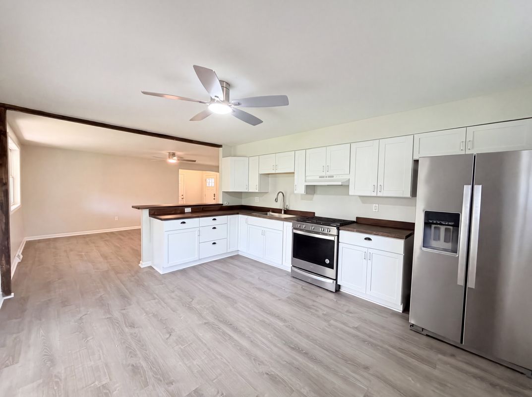 Photo 11 of 22 of 610 Mercury Dr, Cincinnati, OH