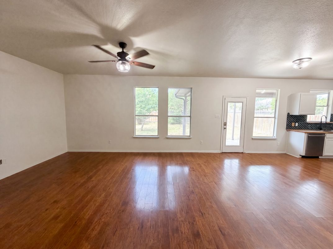 Photo 3 of 19 of 612 Sugar Brook Dr, Temple, TX