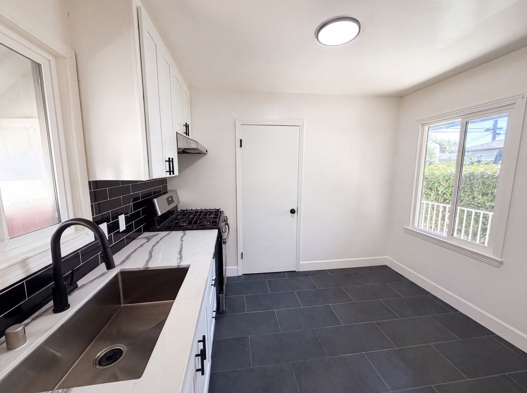 Photo 6 of 26 of 624 Sapphire St, Redwood City, CA