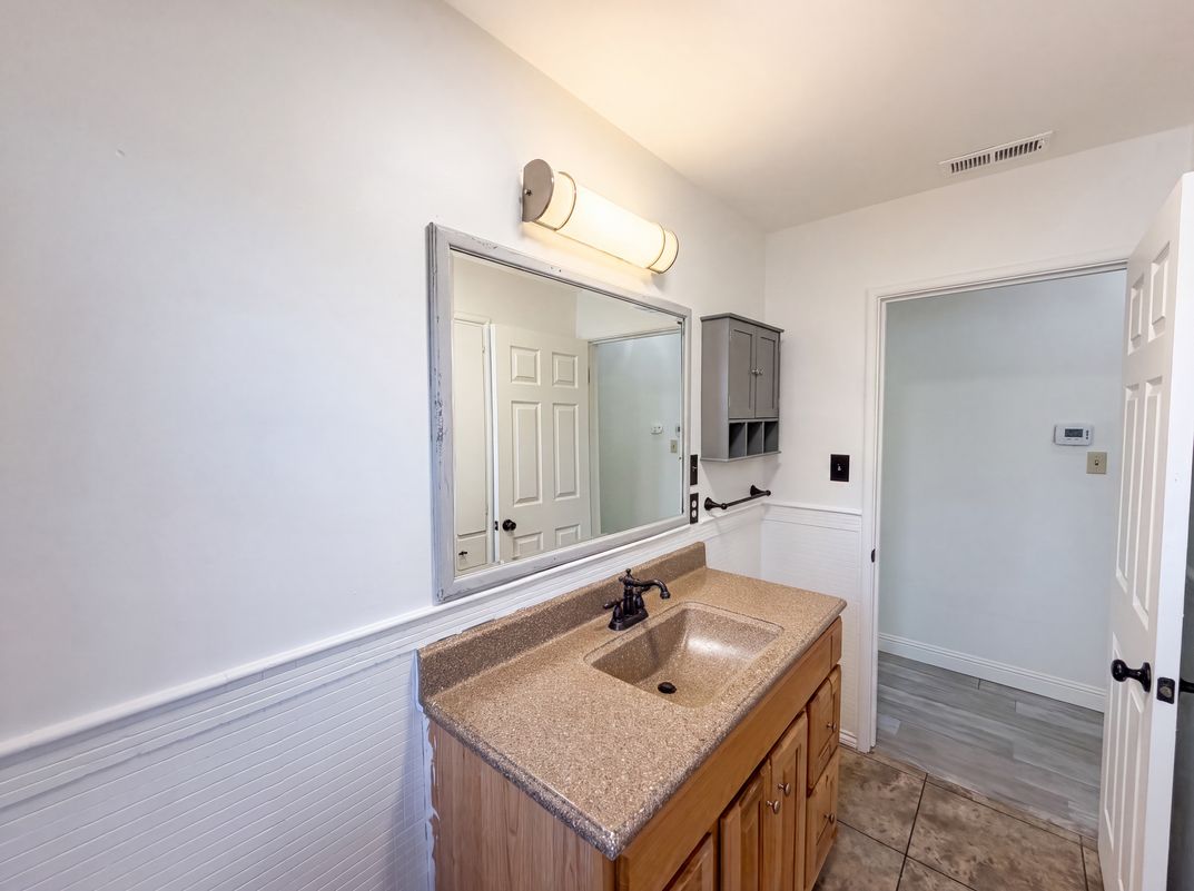 Photo 22 of 41 of 719 N Crescent Ave, Lodi, CA